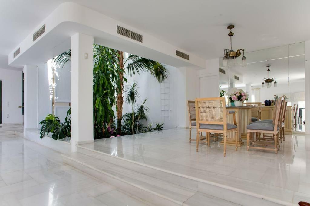 Beautiful, Private Villa By The Sea Agia Marina  外观 照片